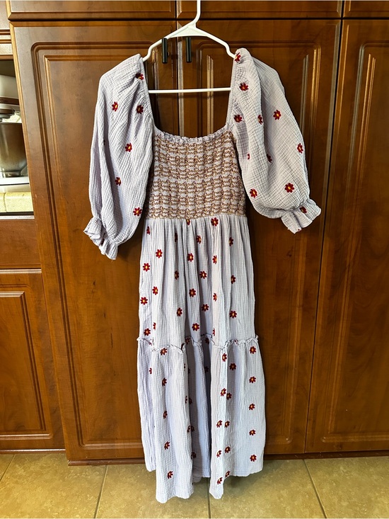 Amazon Dresses & Skirts - Lavender Floral Puff-Sleeve Dress